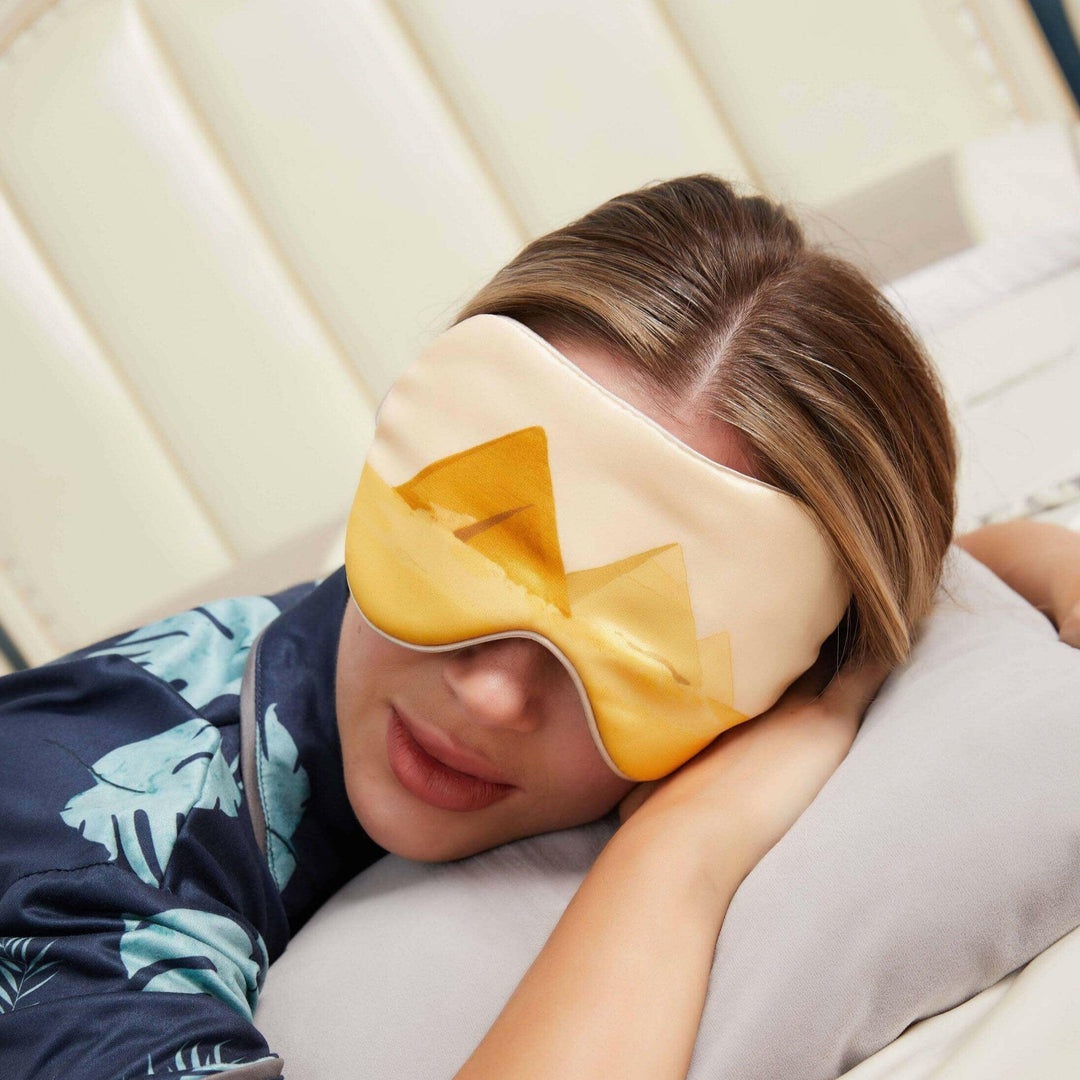 Luxurious Silk Sleep Mask - Ultimate Comfort for Restorative Slumber