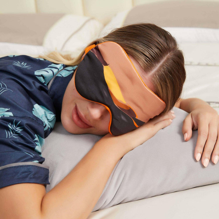 Luxurious Silk Sleep Mask - Ultimate Comfort for Restorative Slumber